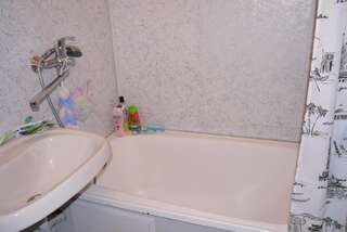 Гостиница Астра Челябинск Трехместный номер эконом-класса с общей ванной комнатой-3